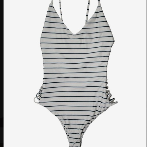 Stone Fox Swim Other - 🌴STONE FOX SWIM HERMOSA ONE PIECE🌴